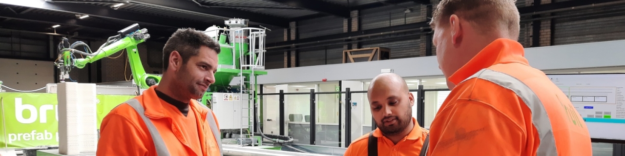 Projectmanager 3D beton printen Rik Wit: “Keurig aan het bureau, maar soms ook besmeurd onder de robot.”