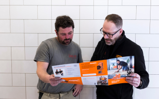 Commercieel adviseur bij Coba: “Ik kom overal, het ene moment sta ik in een showroom of groothandel en het volgende moment sta ik op de bouwplaats.&quot;